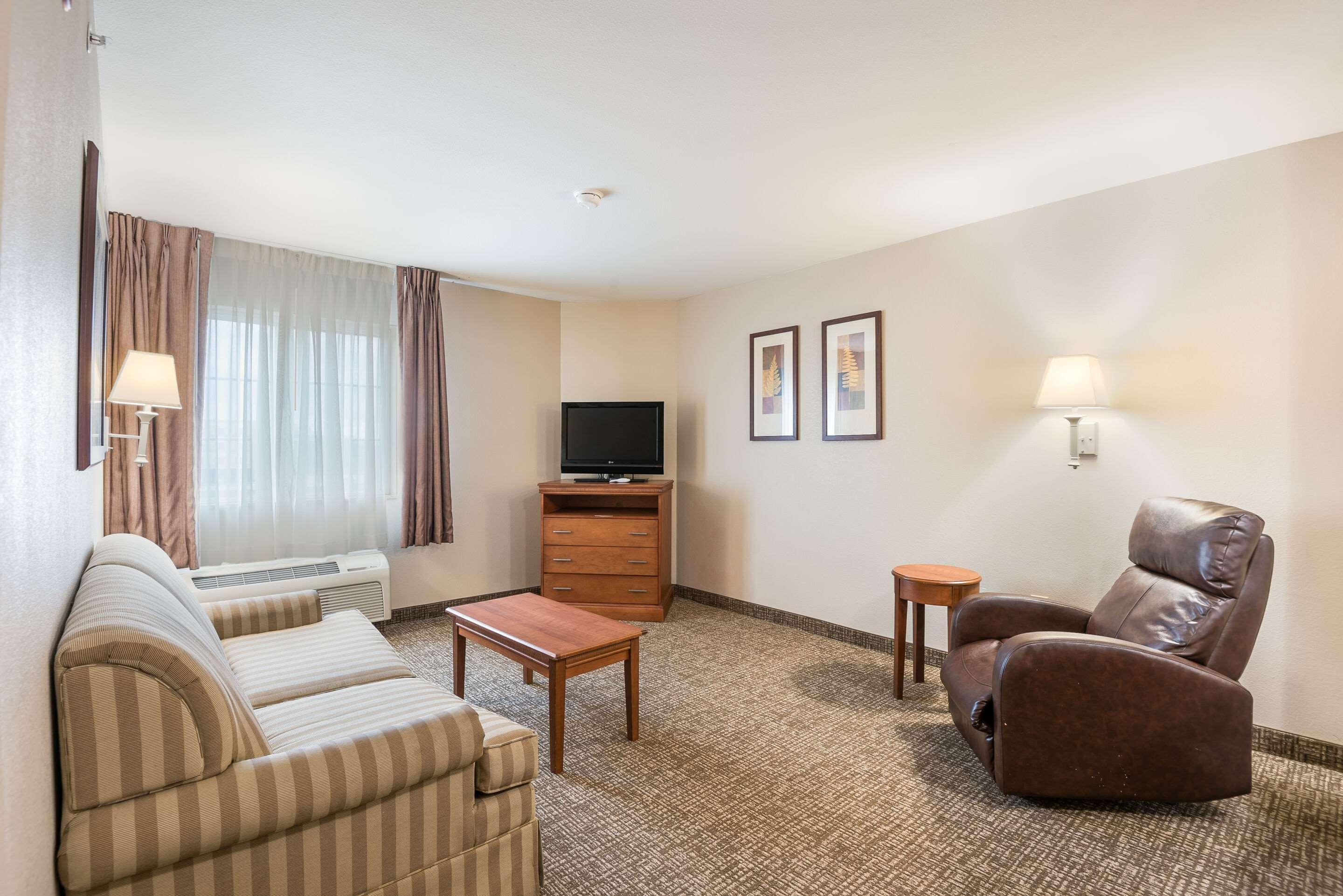 Suburban Extended Stay Hotel Waterloo - Cedar Falls - Cedar Valley Exterior photo