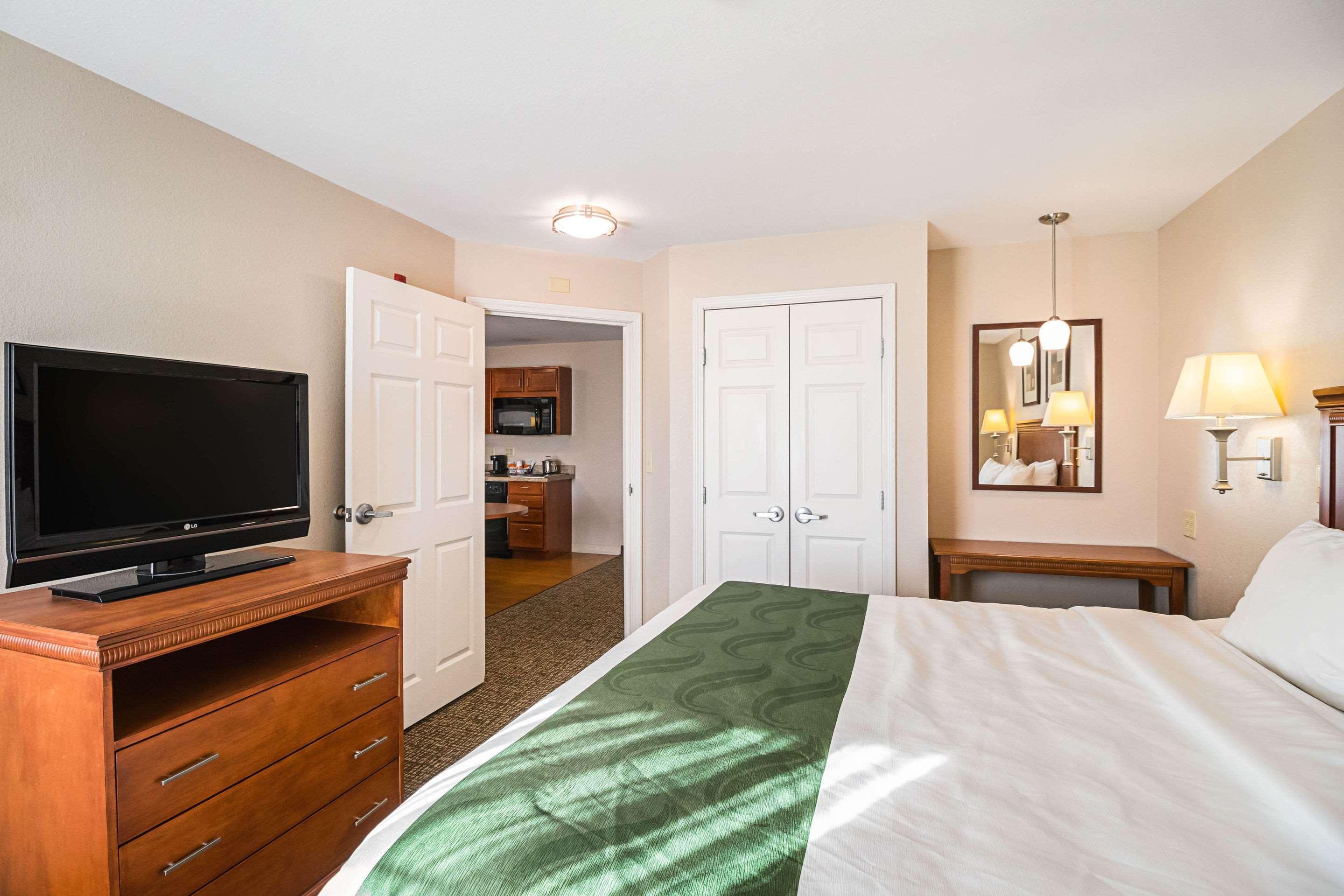 Suburban Extended Stay Hotel Waterloo - Cedar Falls - Cedar Valley Exterior photo