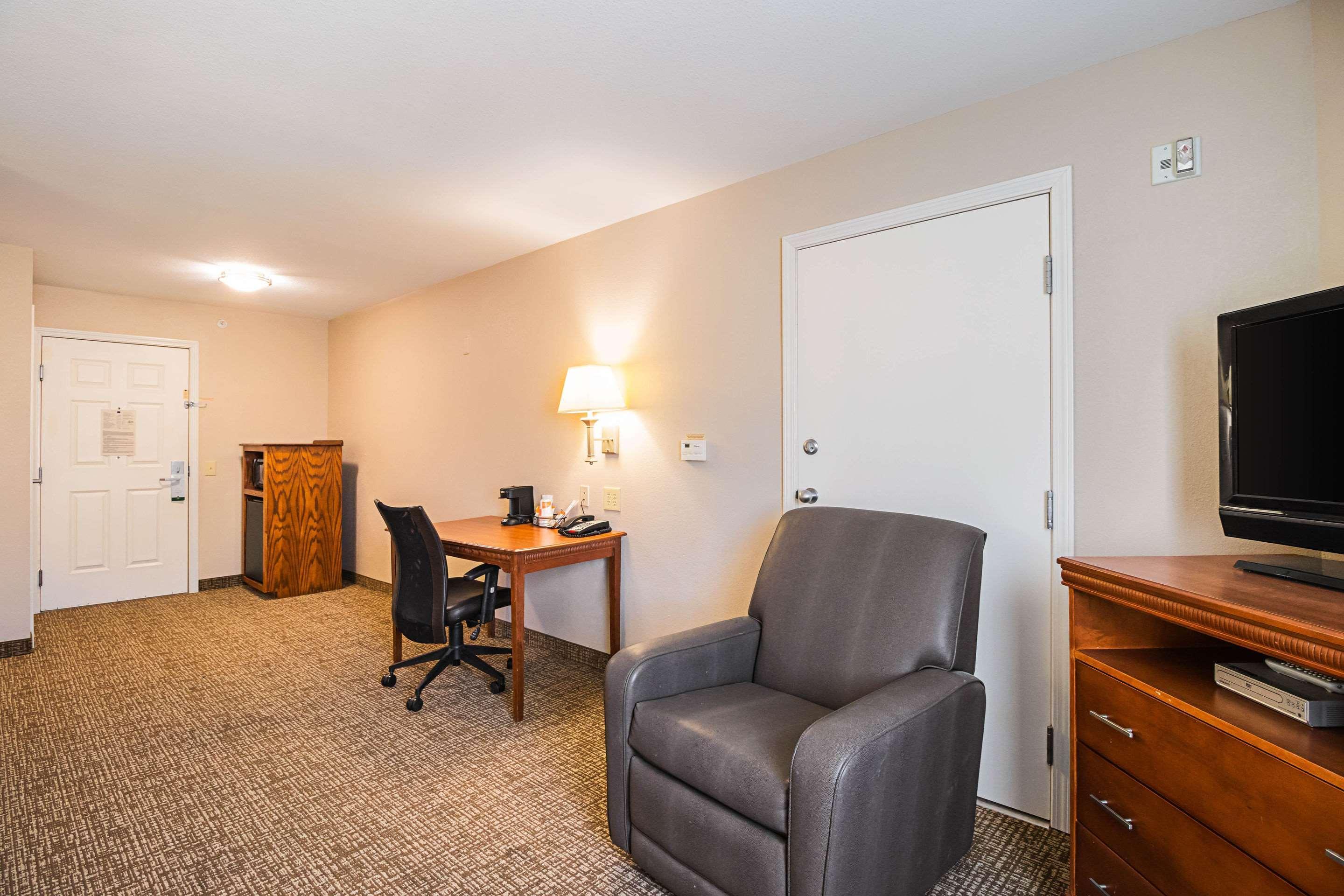 Suburban Extended Stay Hotel Waterloo - Cedar Falls - Cedar Valley Exterior photo